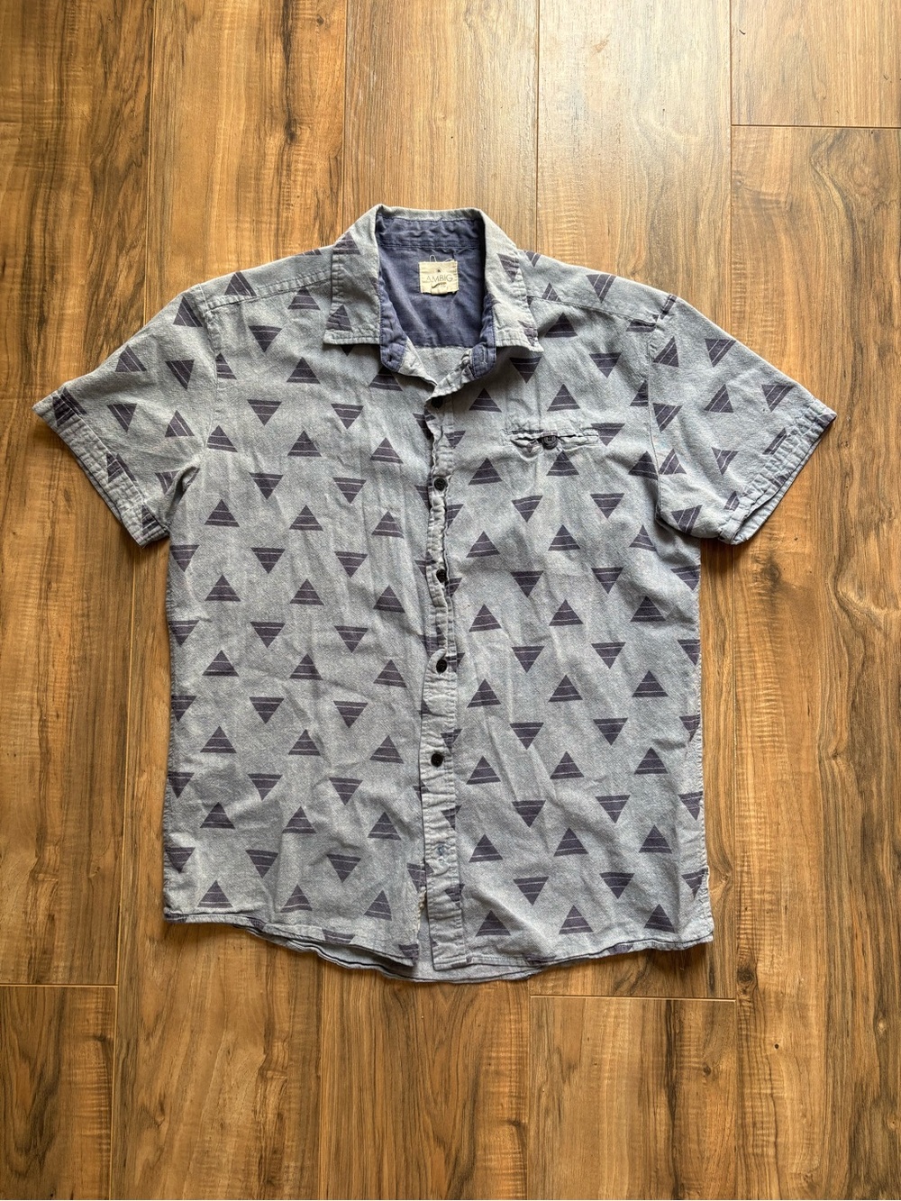 AMBIG Clothing Men’s Short Sleeve Geometric Triangle Button Down 100% Cotton L